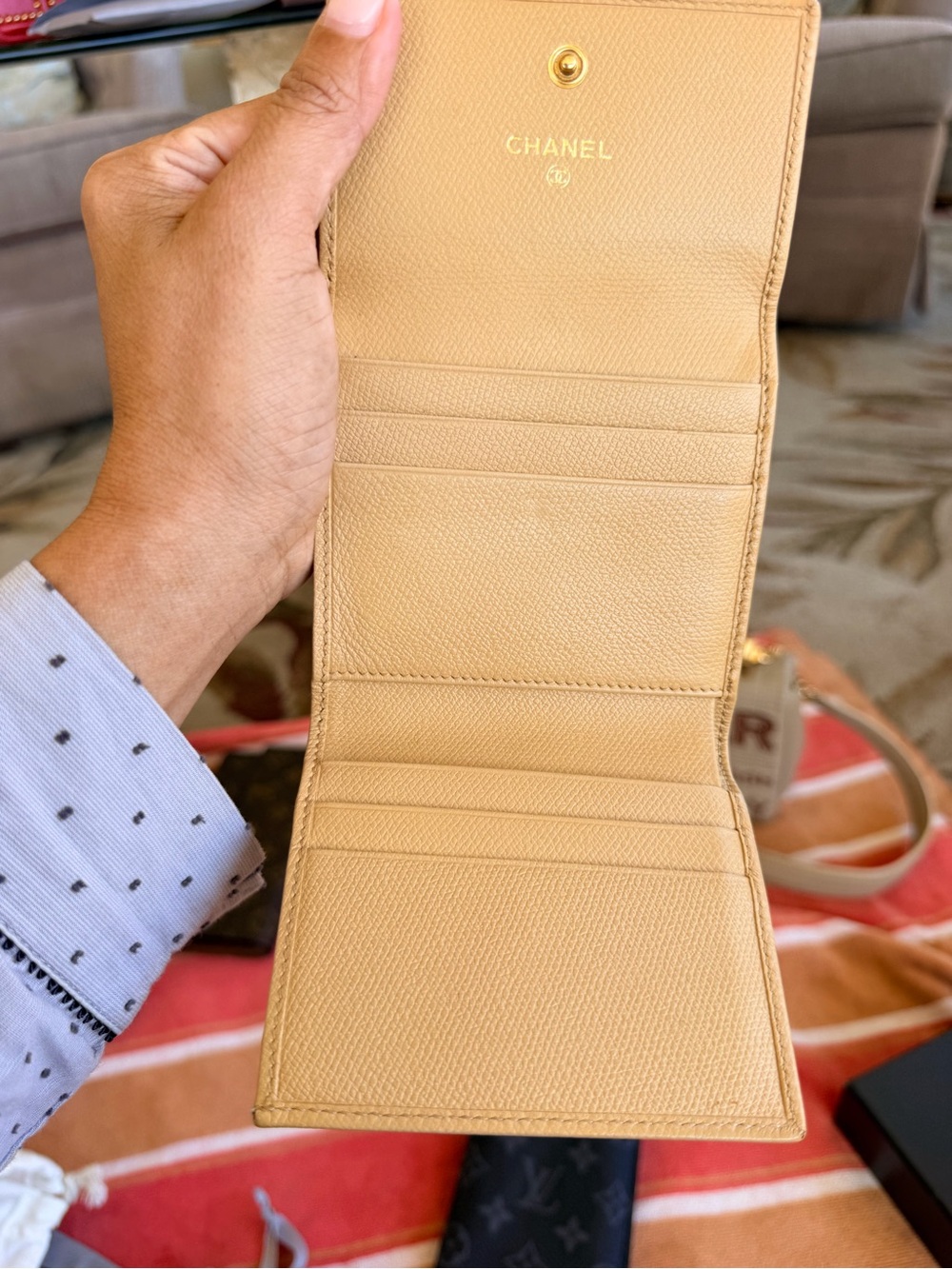 Chanel Beige Compact Wallet Complete Inclusion๐๐๐ - Picture 6 of 10